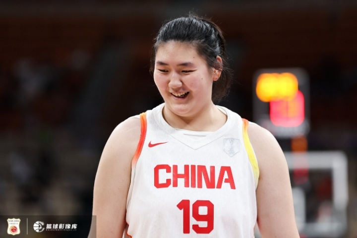 开云APP下载-对位碾压！张子宇半场4投全中&amp;罚球2中2 砍下10分3板&amp;正负值+8