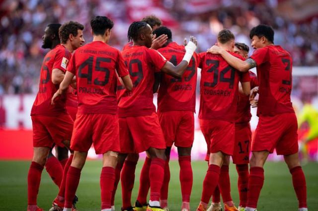 开云APP下载-【德甲】兹沃纳雷克闪击，磁卡破门，拜仁2比0狼堡