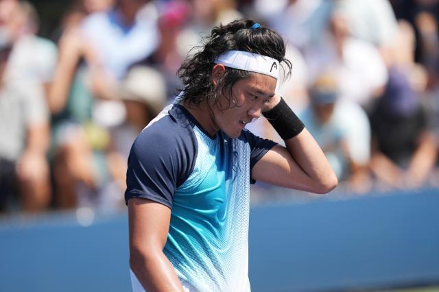 开云官网APP-张之臻丢赛点五盘告负 大满贯首胜这么近那么远？